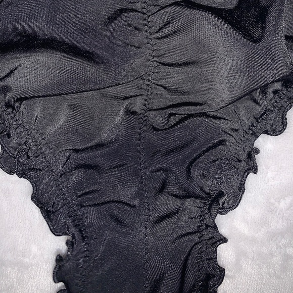 ***SOLD*** Ruffle Scrunch Bikini Bottom - Picture 5 of 9